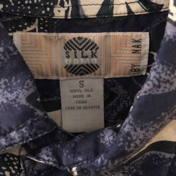 Silk uomo by Nak small 100% silk button down shirt 💕 - Picture 2 of 4